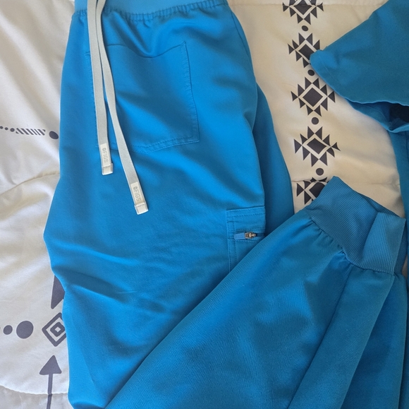 Figs Scrub Set - Picture 6 of 8